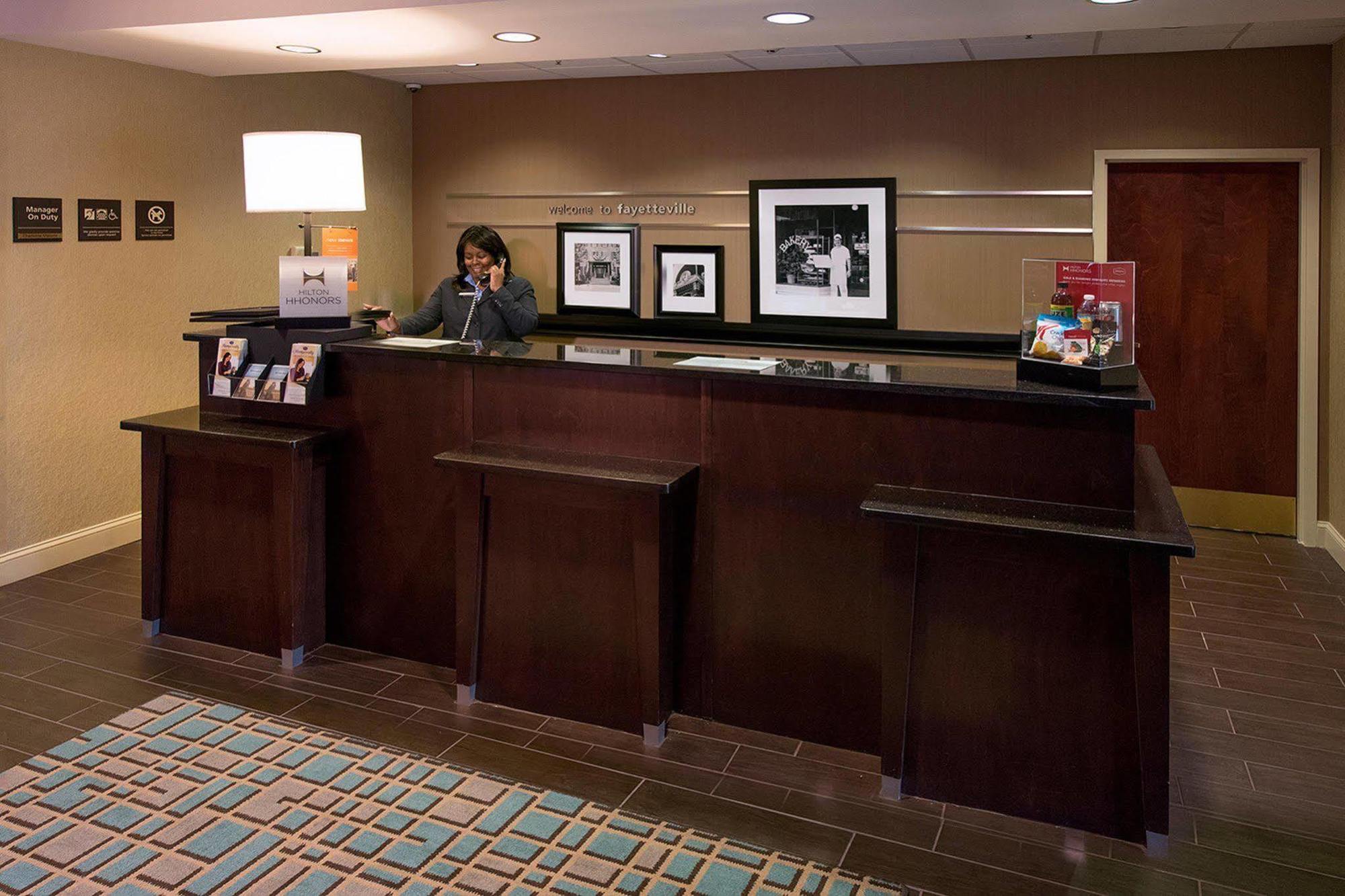 Hampton Inn Fayetteville Εξωτερικό φωτογραφία